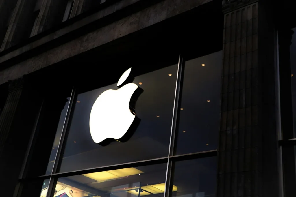 Apple Tutup Tiga Gerai: Mal Sepi Jadi Pemicu Utama