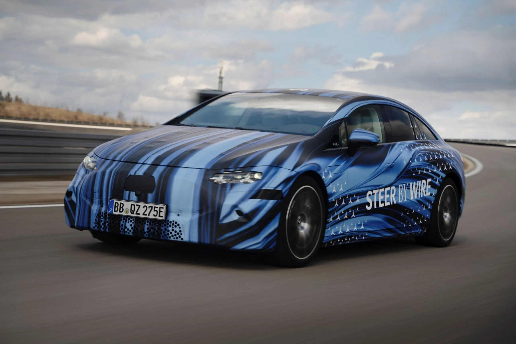 Mercedes-Benz EQS Facelift 2026: Desain Futuristik, AI Canggih, dan Inovasi Steer‑by‑Wire