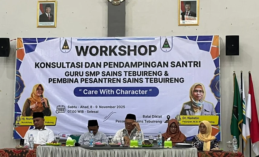 Pelatihan Pembina Santri Tebuireng: Dr. Zuyyina Choirunnisa Soroti Kunci Problem Solving untuk Kader Masa Depan