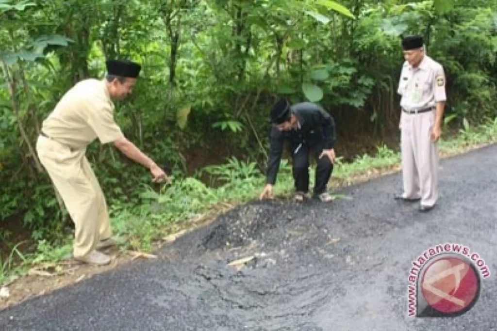 Pemkab Kulon Progo Percepat Pemeliharaan Jalan untuk Tingkatkan Mobilitas dan Keamanan Berkendara