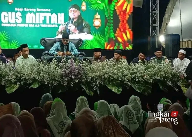Pengajian Akbar Haul Mbah Surgi Suro Wencono Disertai Sedekah Bumi, Ratusan Warga Dukung Tradisi Ngagel