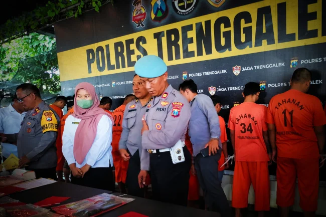 Polisi Ungkap Peredaran Narkoba Karanganyar, Dua Pelaku Ditangkap dan Ribuan Pil Disita