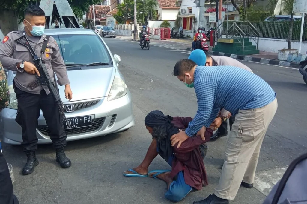 Pria Mengamuk Golok di Kota Banjar, Polisi Tanggapi dengan Pendekatan Humanis
