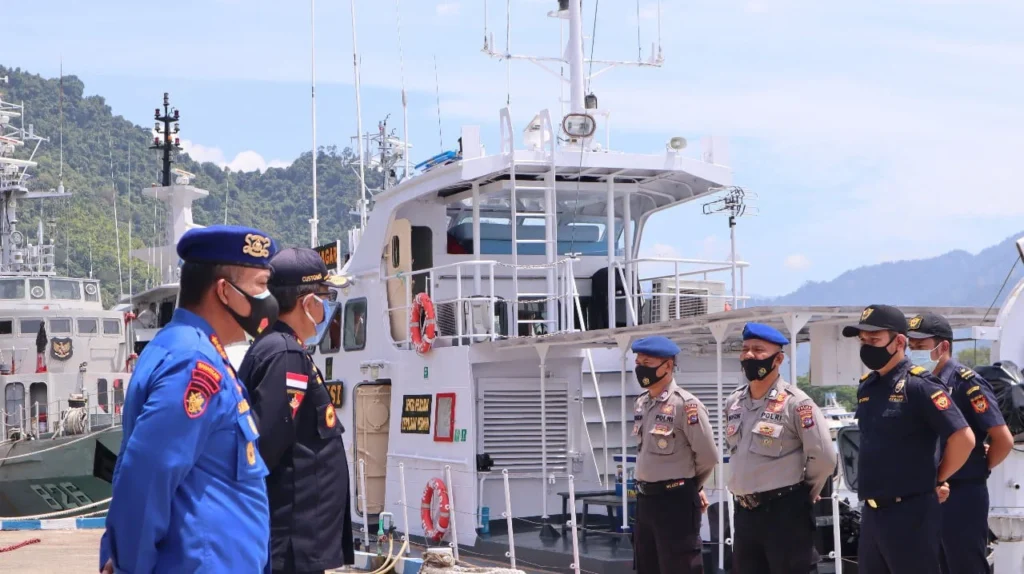 Sat Polairud Polres Rembang Gelar Patroli Laut Tingkatkan Keamanan dan Cegah Kebakaran Kapal